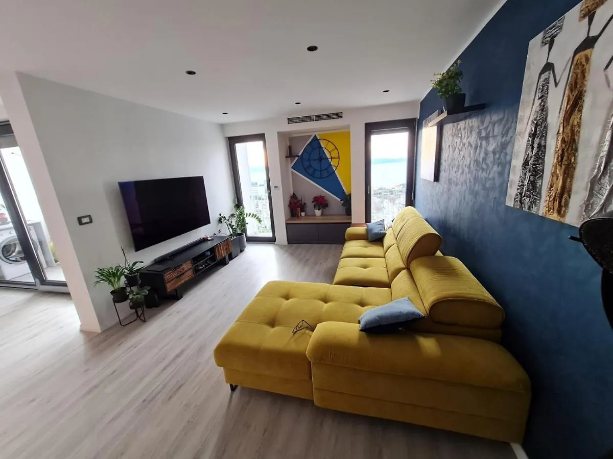 Family Apartment Split