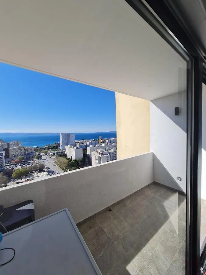Family Apartment Split location